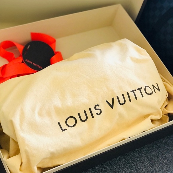 Louis Vuitton Duffle Bag - Picture 7 of 8